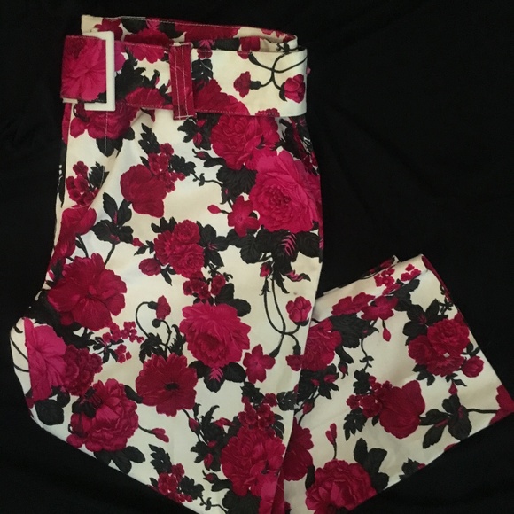 Tufi Duek Pants - BNWT Floral TUFI DUEK CAPRIS